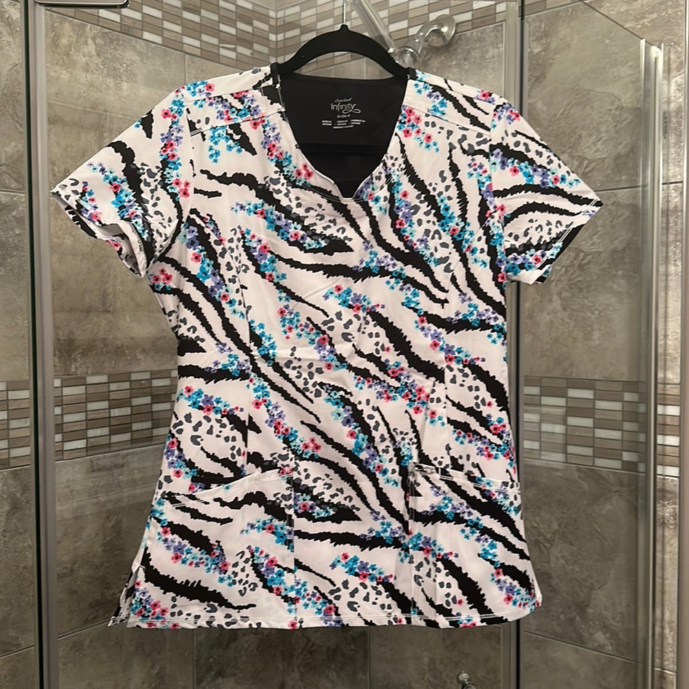 Cherokee Infinity nursing scrub top -size small
